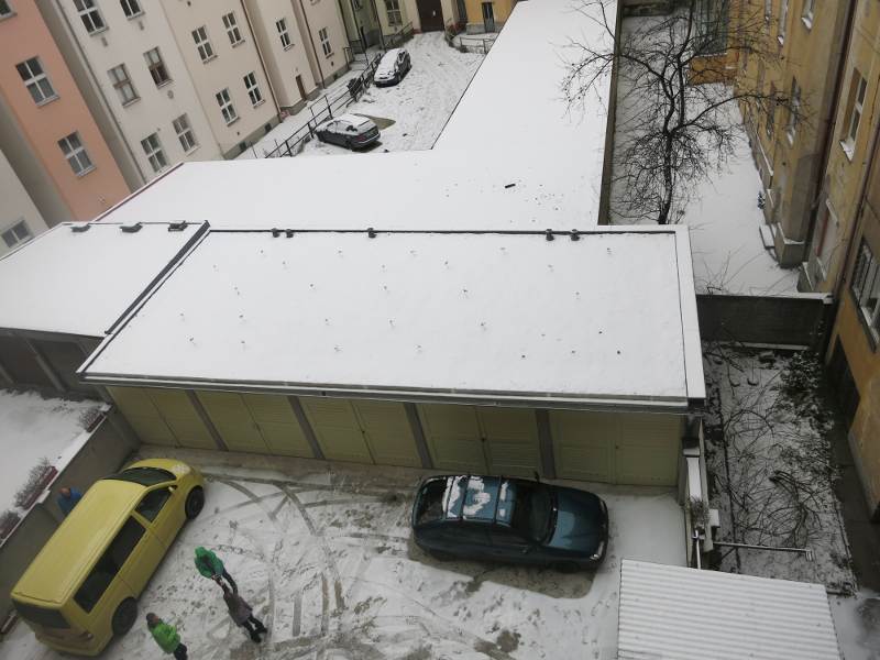 Zelená střecha ve dvoře Veletržní 17